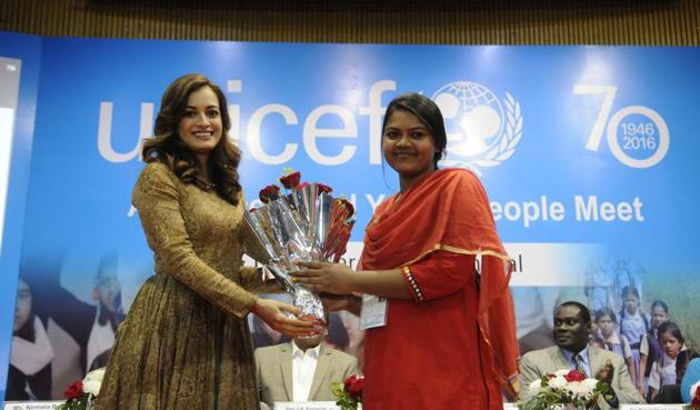Dia Mirza is welcomed during the 70th foundation day celebrations of Unicef in Bhopal on Wednesday. (Mujeeb Faruqui/HT photo) Dia Mirza is welcomed during the 70th foundation day celebrations of Unicef in Bhopal on Wednesday. (Mujeeb Faruqui/HT photo)