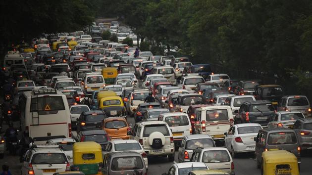 According to experts, increasing parking fees and restricting registration of personalised vehicles, especially SUVs, should be implemented immediately. (HT Photo) According to experts, increasing parking fees and restricting registration of personalised vehicles, especially SUVs, should be implemented immediately. (HT Photo)