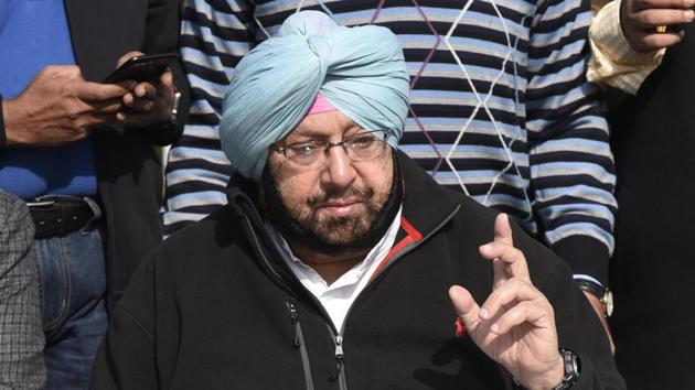 Punjab congress president Captain Amarinder Singh addresses a press conference in New Delhi. (Sonu Mehta/HT PHOTp) Punjab congress president Captain Amarinder Singh addresses a press conference in New Delhi. (Sonu Mehta/HT PHOTp)