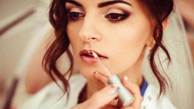 Use cosmetics and makeup that are non-comedogenic or non-acnegenic. They don’t clog pores. (Shutterstock) Use cosmetics and makeup that are non-comedogenic or non-acnegenic. They don’t clog pores. (Shutterstock)