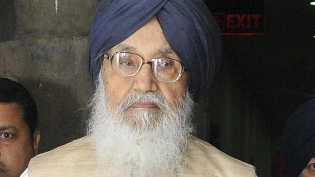 chief minister Parkash Singh Badal’s council of ministers went into a huddle at 4 pm after parleys between governor VP Singh Badnore and the government failed to break the logjam. (HT Photo) chief minister Parkash Singh Badal’s council of ministers went into a huddle at 4 pm after parleys between governor VP Singh Badnore and the government failed to break the logjam. (HT Photo)