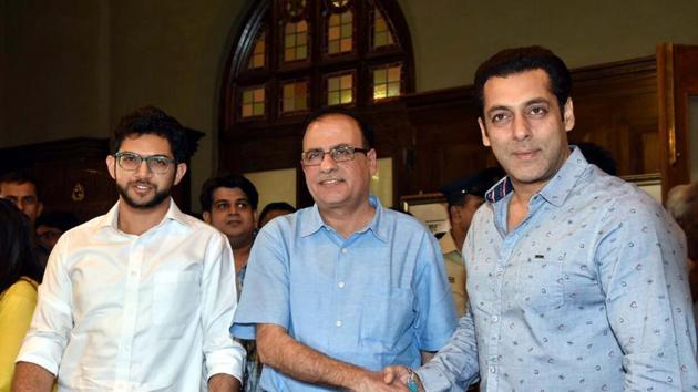 Actor Salman Khan and Yuva Sena president Aditya Thackeray during the launch of anti open-defecation campaign in Mumbai on December 17. (IANS) Actor Salman Khan and Yuva Sena president Aditya Thackeray during the launch of anti open-defecation campaign in Mumbai on December 17. (IANS)