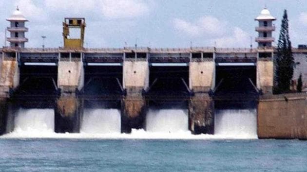 Picture dated 15 September 2002 shows Cauvery river water being released from the Kabini Dam at Heggadadevankote province about 165km south-west of Bangalore.(AFP Photo)