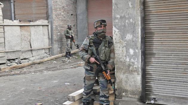 Soldiers conduct a search operation after a militant attack on an army convoy at Kadalbal Pampore on the Jammu-Srinagar National Highway on Saturday. (Waseem Andrabi/ Hindustan Times) Soldiers conduct a search operation after a militant attack on an army convoy at Kadalbal Pampore on the Jammu-Srinagar National Highway on Saturday. (Waseem Andrabi/ Hindustan Times)