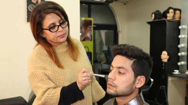 “Lipstick powder mat lagana please!,” Majid pleaded nervously when the makeup artist took out her brushes. It’s a little touch up for the camera, we explained, and he consented. (Shara Ashraf/HT Photo  (hair and makeup- kanchan mehra)) 