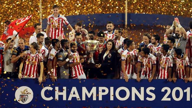 Atletico de Kolkata players celebrate with the Indian Super League trophy after beating Kerala Blasters in the final.(Photo: ISL) Atletico de Kolkata players celebrate with the Indian Super League trophy after beating Kerala Blasters in the final.(Photo: ISL)