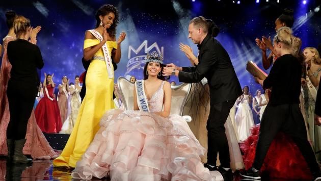 Miss Puerto Rico Stephanie Del Valle has her hair groomed after winning the Miss World 2016 Competition. (Joshua Roberts/REUTERS)
