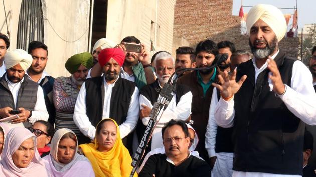 Congress leader Manpreet Singh Badal addressing a gathering during a party meeting in Bathinda on Sunday.(Sanjeev Kumar/HT Photo)