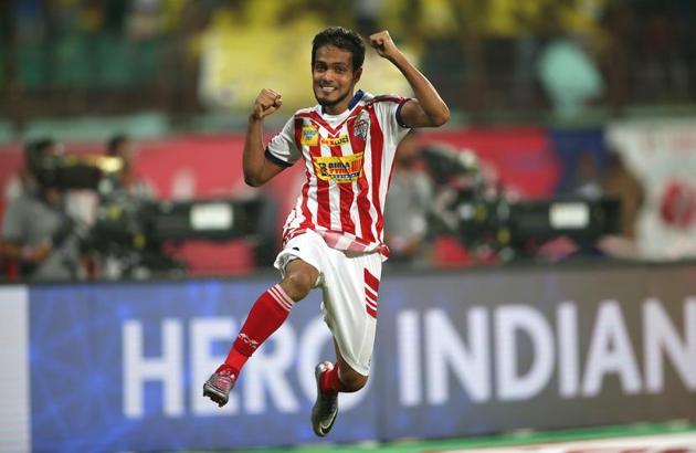Jewel Raja Shaikh then slotted the winning penalty home. (Shaun Roy / ISL / SPORTZPICS) 