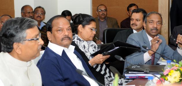 Chief minister Raghubar Das presides over a meeting of the 20-point programme implementation committee at the secretariat in Ranchi on Monday. (Diwakar Prasad/ Hindustan Times) Chief minister Raghubar Das presides over a meeting of the 20-point programme implementation committee at the secretariat in Ranchi on Monday. (Diwakar Prasad/ Hindustan Times)