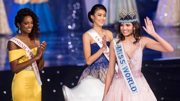 Miss World 2016 Stephanie Del Valle (R) of Puerto Roco waves from the stage after winning in the Miss World 2016 pageant. (Zach Gibson/AFP)