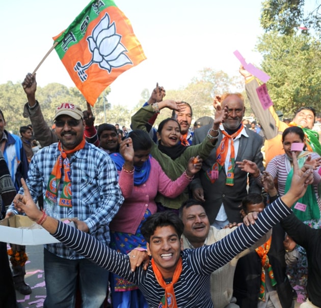 People cheer up as BJP sweeps Chandigarh Municipal Corporation polls.(Anil Dayal/HT Photo)