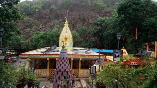 A Mahadev temple in the Tungareshwar Bird Sanctuary that attracts many pilgrims. (HT Photo) A Mahadev temple in the Tungareshwar Bird Sanctuary that attracts many pilgrims. (HT Photo)