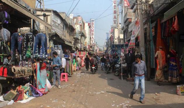 The demonetisation of Rs 500 and Rs 1000 notes has hit sales in various markets of Gurgaon. (HT File Photo) The demonetisation of Rs 500 and Rs 1000 notes has hit sales in various markets of Gurgaon. (HT File Photo)