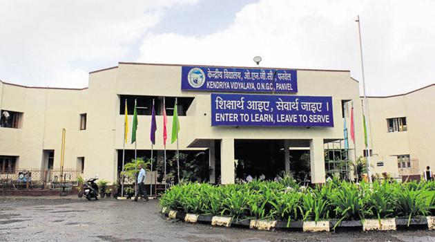 The Kendriya Vidyalaya Sangathan (KVS) has released the admit card of candidates who have applied for the examination to recruit post graduate teachers (PGTs), trained graduate teachers (TGTs) and primary teachers (PRT).(Satish Jadhav/HT file)