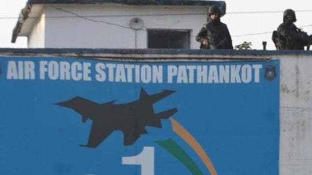Commando stand guard at Airbase during search operation at Airbase after Completion of Terrorist combing operation in Pathankot On Tuesday. (HT File Photo) Commando stand guard at Airbase during search operation at Airbase after Completion of Terrorist combing operation in Pathankot On Tuesday. (HT File Photo)