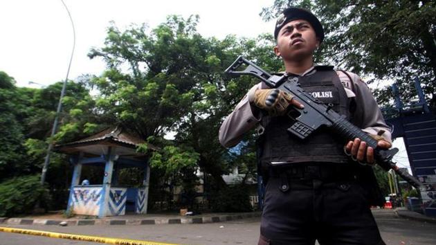 Indonesian anti-terrorism police killed three suspects after a gunfight at a house south of the capital, Jakarta. (Reuters Photo) Indonesian anti-terrorism police killed three suspects after a gunfight at a house south of the capital, Jakarta. (Reuters Photo)