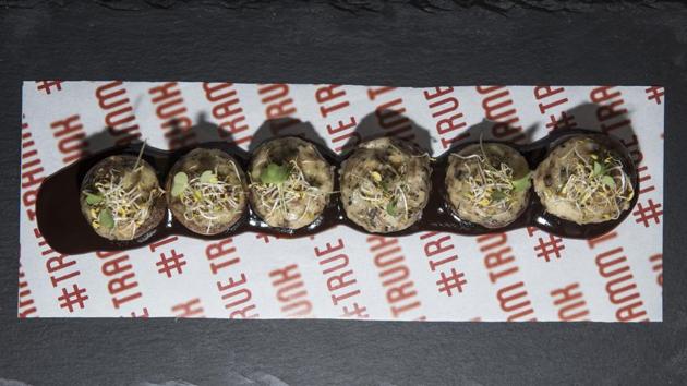 Cottage Cheese Stuffed Mushrooms with BBQ Sauce(Photo: Aalok Soni/HT)