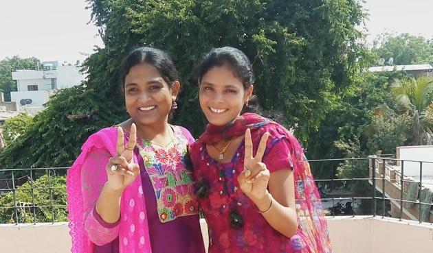 Child marriage victim Santa Maghwal (R) filed a petition for annulment of her child marriage at a Jodhpur family court in May 2015. By October the same year, she had become a free woman. (L) Child rights activist Kriti Bharti.(HT Photo)