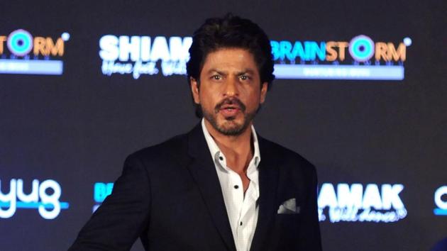 Shah Rukh Khan gestures during the launching and press conference of ‘Indian Academy Awards’ (IAA) in Mumbai.(AFP) Shah Rukh Khan gestures during the launching and press conference of ‘Indian Academy Awards’ (IAA) in Mumbai.(AFP)