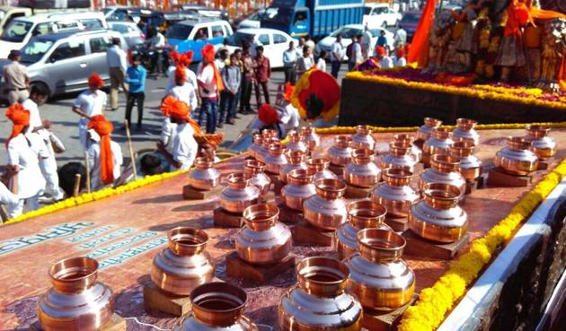 The rally — carrying, among other things, water brought from several Maharashtra rivers for the bhoomipujan — began from Chembur on Friday. (Bachaan Kumar) The rally — carrying, among other things, water brought from several Maharashtra rivers for the bhoomipujan — began from Chembur on Friday. (Bachaan Kumar)