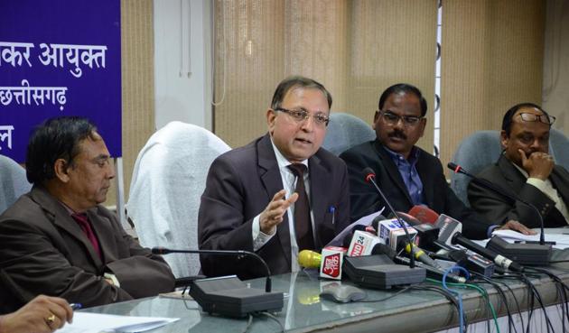 Principal chief commissioner of I-T for MP and Chhattisgarh, Abrar Ahmad, addresses a press meet in Bhopal.(Cjhandresh Mathur/HT photo) Principal chief commissioner of I-T for MP and Chhattisgarh, Abrar Ahmad, addresses a press meet in Bhopal.(Cjhandresh Mathur/HT photo)