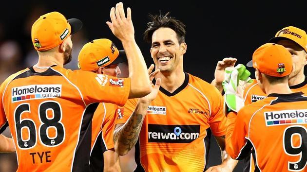 Mitchell Johnson, who was playing his first competitive game in over 18 months, took 3/33 to help Perth Scorchers to victory against Adelaide Strikers in the Big Bash League.(Getty Images) Mitchell Johnson, who was playing his first competitive game in over 18 months, took 3/33 to help Perth Scorchers to victory against Adelaide Strikers in the Big Bash League.(Getty Images)