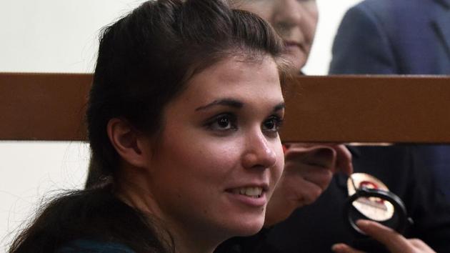 Moscow State University student Varvara Karaulova sits inside a defendants' cage during a hearing at Moscow's district military court on Thursday. (AFP photo) Moscow State University student Varvara Karaulova sits inside a defendants' cage during a hearing at Moscow's district military court on Thursday. (AFP photo)