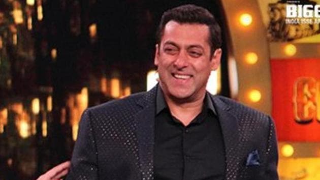 Bollywood superstar Salman Khan has unseated his actor-friend Shah Rukh Khan to become the top earning celebrity of 2016 in the Forbes India Celebrity 100 List with an estimated income of Rs 270.33 crore.(HT Archive) Bollywood superstar Salman Khan has unseated his actor-friend Shah Rukh Khan to become the top earning celebrity of 2016 in the Forbes India Celebrity 100 List with an estimated income of Rs 270.33 crore.(HT Archive)