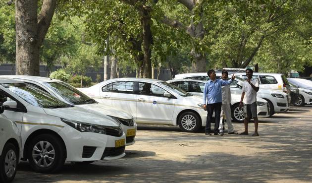 A report by the Centre of Science and Environment says that if all vehicles are brought together in Delhi, then the city will need parking space equivalent to nearly 310 football fields.(Sonu Mehta/HT Photo)