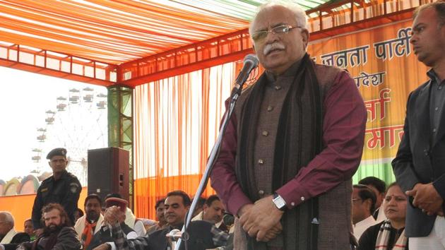 Haryana chief minister Manohar Lal Khattar speaking at BJP’s event in Chandigarh on Friday.(Karun Sharma/HT Photo)