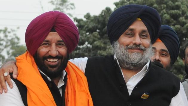 Sukhbir Singh Badal, deputy CM Punjab greets Surinder Pal Singh Sibia, former Congress MLA and Punjab Pradesh Congress Committee (PPCC) vice-president as he joined SAD party on Saturday.(Anil Dayal/HT) Sukhbir Singh Badal, deputy CM Punjab greets Surinder Pal Singh Sibia, former Congress MLA and Punjab Pradesh Congress Committee (PPCC) vice-president as he joined SAD party on Saturday.(Anil Dayal/HT)