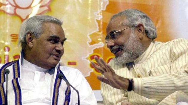 Modi tweeted an old video of him meeting former Prime Minister Vajpayee when the former was a ‘karyakarta’ of BJP.(HT File Photo) Modi tweeted an old video of him meeting former Prime Minister Vajpayee when the former was a ‘karyakarta’ of BJP.(HT File Photo)
