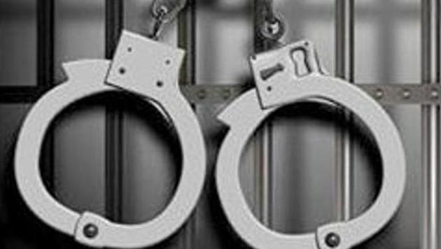 A 35-year-old builder was held by Delhi Police for raping and blackmailing a teenager, in Delhi.(Representative image) A 35-year-old builder was held by Delhi Police for raping and blackmailing a teenager, in Delhi.(Representative image)
