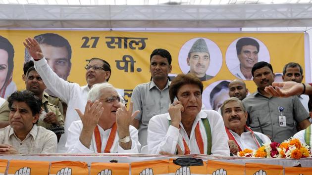 Raj Babbar said the state Congress is “capable enough” to fight elections on its own and ruled out any alliance with any party in the coming Assembly polls slated next year.(HT File Photo) Raj Babbar said the state Congress is “capable enough” to fight elections on its own and ruled out any alliance with any party in the coming Assembly polls slated next year.(HT File Photo)