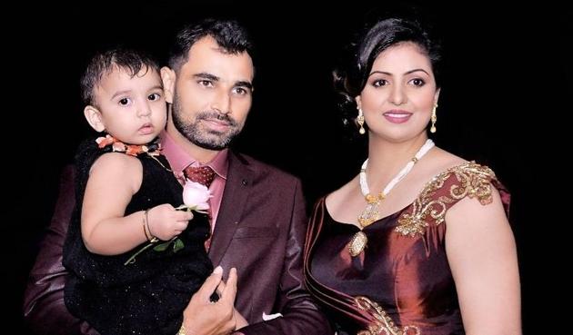 Mohammed Shami, was trolled after posting this picture with wife Hasin Jahan on his official Facebook page.(Twitter/Mohammed Shami)