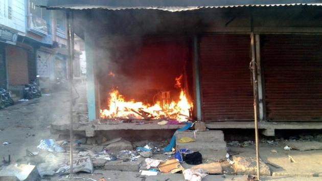 Unidentified persons allegedly burnt down about 12 houses and six vehicles reportedly owned by the members of a particular community.(Representative image) Unidentified persons allegedly burnt down about 12 houses and six vehicles reportedly owned by the members of a particular community.(Representative image)