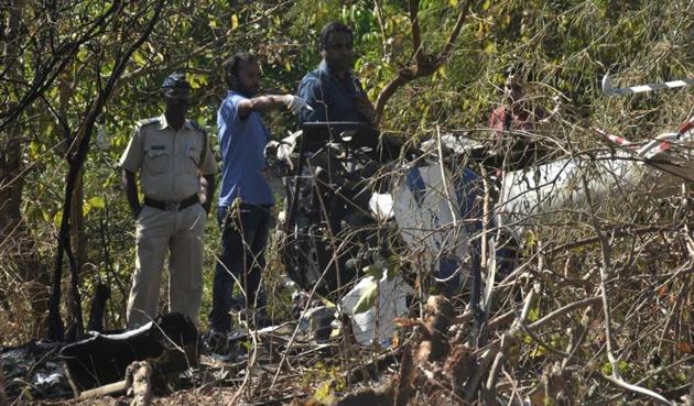 The family has demanded that Aman Aviation, the firm that the ill fated chopper belonged to, should not be allowed to operate copters and arrange joyrides until its maintenance and security procedures are exhaustively checked by authorities.(HT File Photo) The family has demanded that Aman Aviation, the firm that the ill fated chopper belonged to, should not be allowed to operate copters and arrange joyrides until its maintenance and security procedures are exhaustively checked by authorities.(HT File Photo)