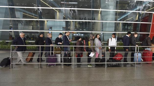File photo of passengers at Delhi airport. Sangeeta Grover along with her two sons had come from MP’s Katni to Jabalpur and then had flown in from Jabalpur to Delhi. Later they flew from Delhi to Bhavnagar in Gujarat, the police said.(Sanjeev Verma/HT Photo) File photo of passengers at Delhi airport. Sangeeta Grover along with her two sons had come from MP’s Katni to Jabalpur and then had flown in from Jabalpur to Delhi. Later they flew from Delhi to Bhavnagar in Gujarat, the police said.(Sanjeev Verma/HT Photo)