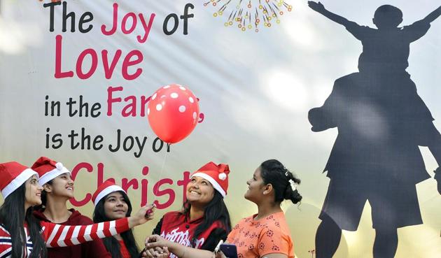 Girls get together after the morning mass in Bhopal on Sunday.(Praveen Bajpai/HT photo) Girls get together after the morning mass in Bhopal on Sunday.(Praveen Bajpai/HT photo)