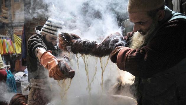 The practice of dyeing is, however, in decline as the labour involved in creating dyes is exhausting and often takes its toll on the workers’ health. (Waseem Andrabi/HT Photo)