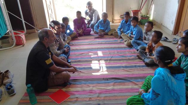 A counselling session is held for children addicted to gutka in Dabi village in Bundi district of Rajasthan.(HT PHOTO)