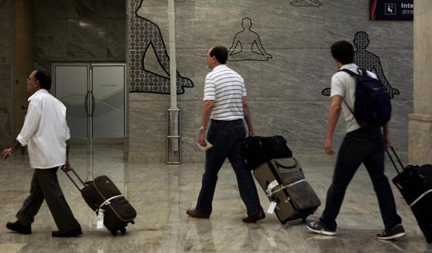 hand baggage tags 6 more airports to go handbag tags free trial begins   The Economic Times