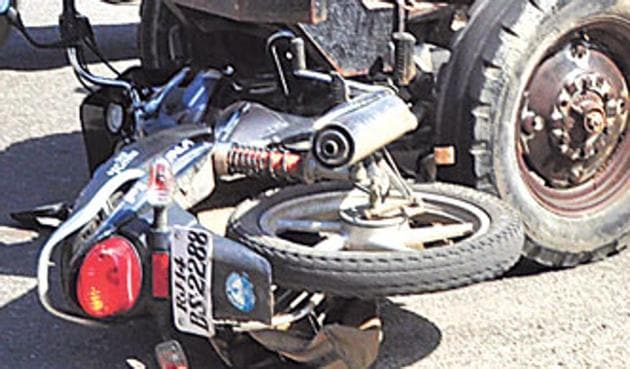 The mishap took place on the Ghodbunder Road around 1.30 pm on Monday.(File Photo For Representation) The mishap took place on the Ghodbunder Road around 1.30 pm on Monday.(File Photo For Representation)