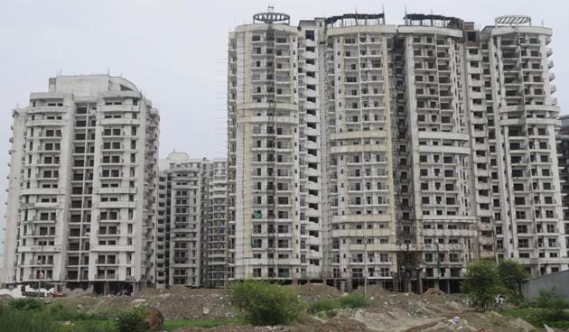 A plot owner has to fill an online form for approvals. Officials said if the authority fails to act on the application in 30 days, then it will be considered approved. (Burhaan Kinu/HT File Photo) A plot owner has to fill an online form for approvals. Officials said if the authority fails to act on the application in 30 days, then it will be considered approved. (Burhaan Kinu/HT File Photo)