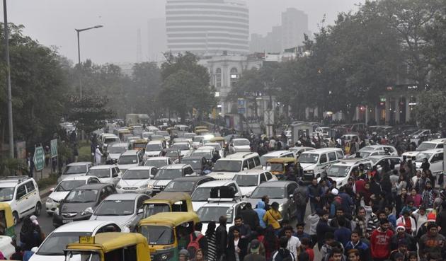 Traffic jam in Connaught Place on Christmas. The festival rush is especially seen around markets.(Arvind Yadav/HT File) Traffic jam in Connaught Place on Christmas. The festival rush is especially seen around markets.(Arvind Yadav/HT File)
