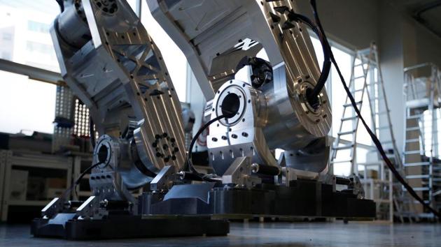 So far, it remains unclear how the robot will be used. Method-2 is seen more as a test-bed for various technologies that will allow the creators to build any type and size of robot in future. (Kim Hong-Ji/REUTERS)