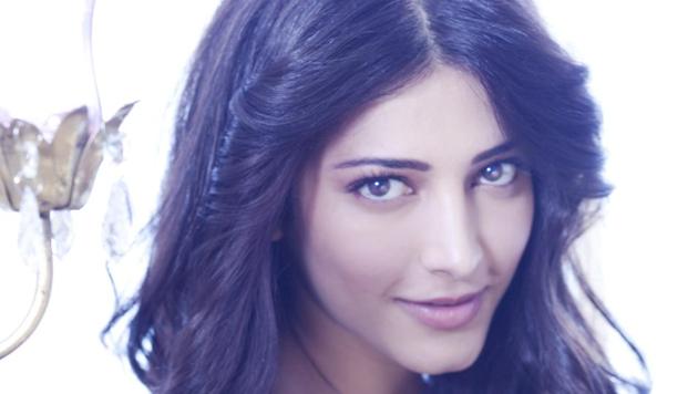 Actor Shruti Haasan will soon be seen in Bollywood film with actor Rajkummar Rao. Actor Shruti Haasan will soon be seen in Bollywood film with actor Rajkummar Rao.