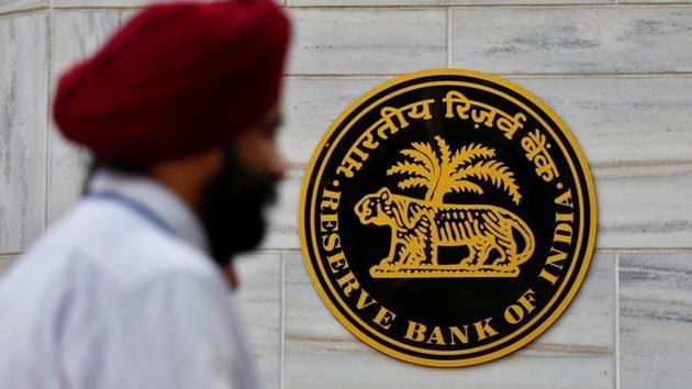 A person walks past the Reserve Bank of India head office in Mumbai.(Reuters) A person walks past the Reserve Bank of India head office in Mumbai.(Reuters)
