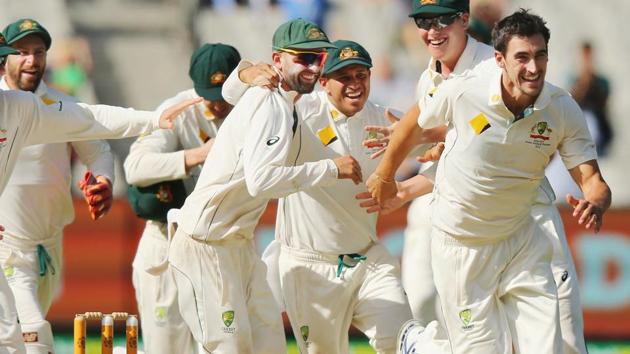 Mitchell Starc became the leading wicket-taker for pace bowlers in 2016 as his haul of 4/36 helped Australia beat Pakistan by an innings and 18 runs in the Melbourne Test.(Getty Images)